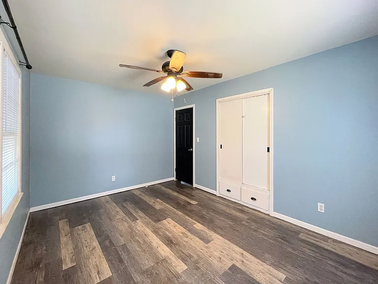 302 N Reno Ave — Photo 9