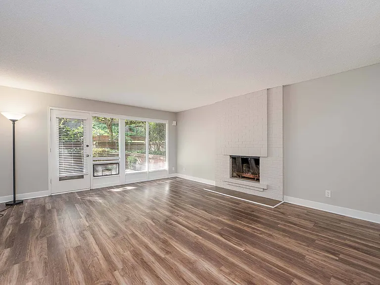 The Regent at Bellevue Way Apartments — Photo 27