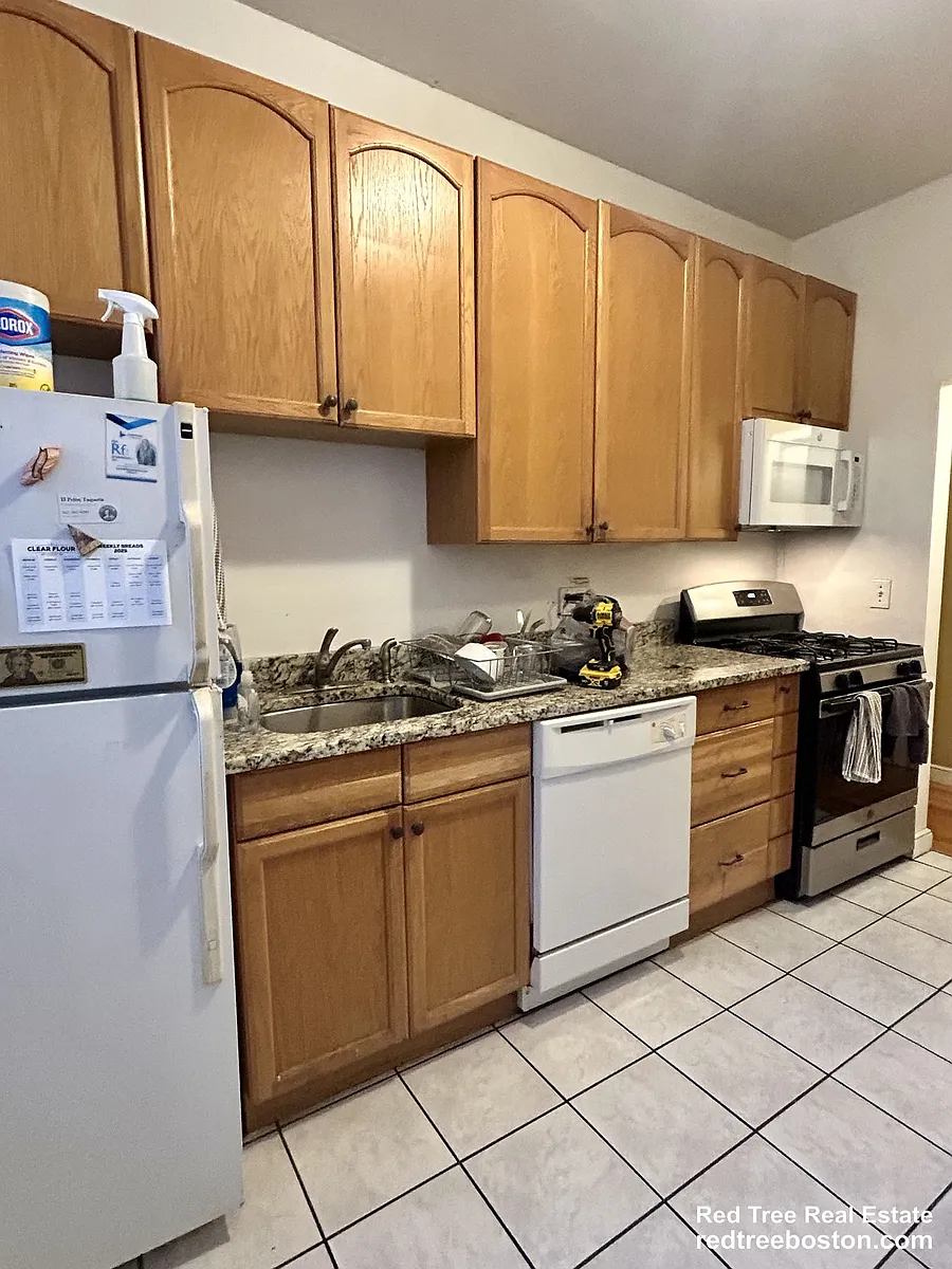 Building Photo - 1706 Commonwealth Ave #24