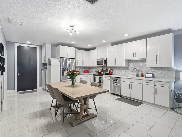 440 W Swoope Ave — Photo 5