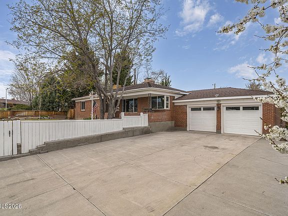 3rd image of 201 Sunnyside Dr