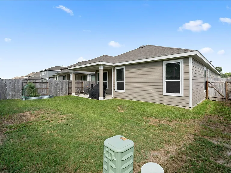 4007 Mossy Banks Ln — Photo 32