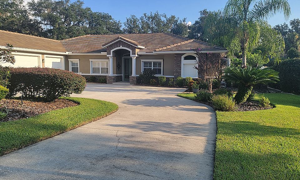 1st image of 7806 Terrace Oaks Ct