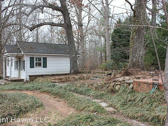 4th image of 301 Marseille Dr
