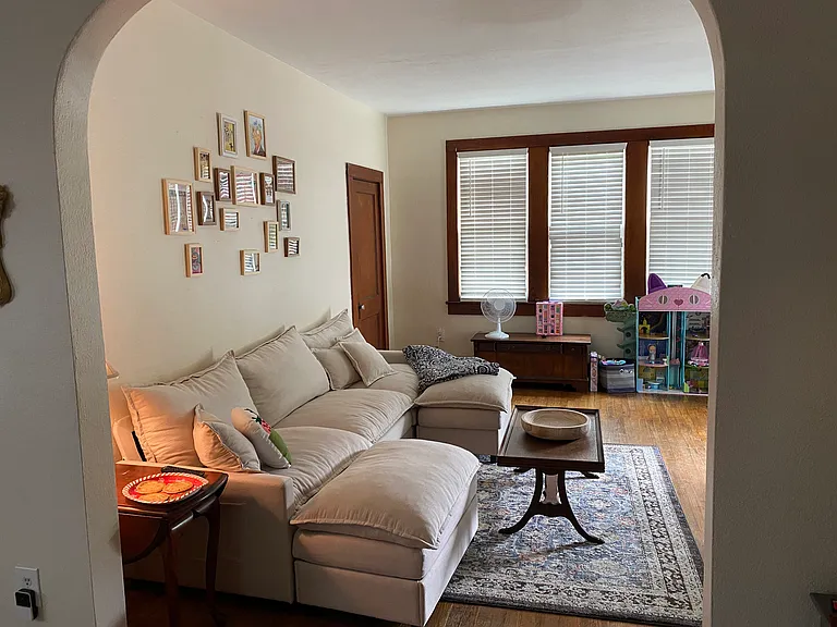 111 1/2 Florence Pl #111-1/2 — Photo 10