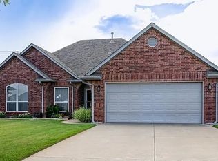 237 Brack Pl, Midwest City, OK 73130