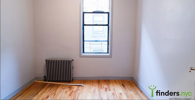 Rented by Clove Realty LLC | media 18