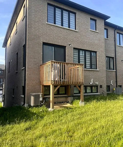 131 Blue Forest Cres — Photo 41
