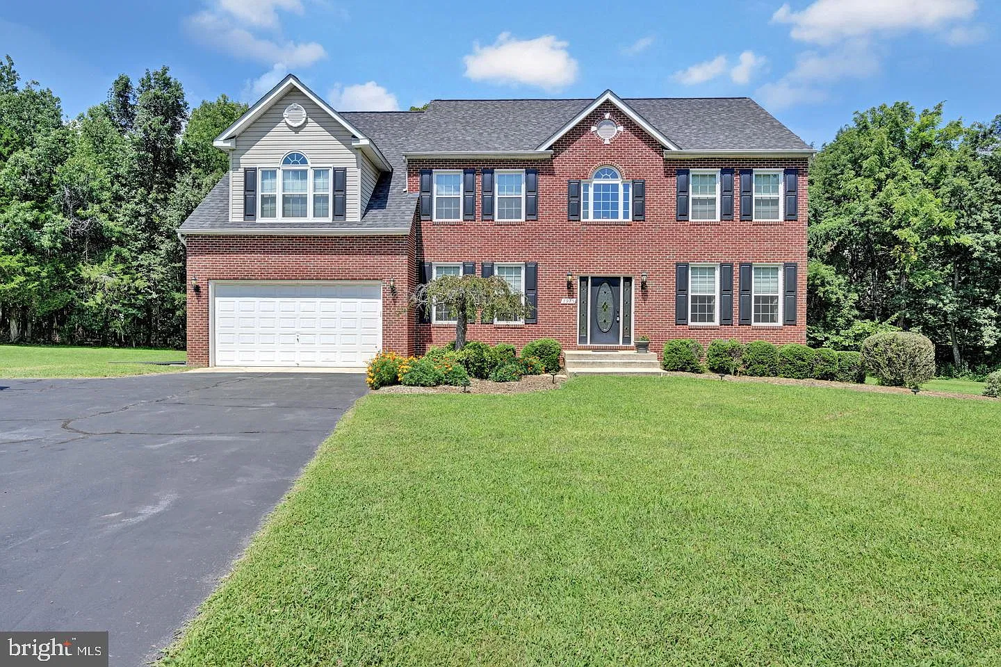4 bed, 2.5 bath, 3402 sqft, $3,500 — Photo 1