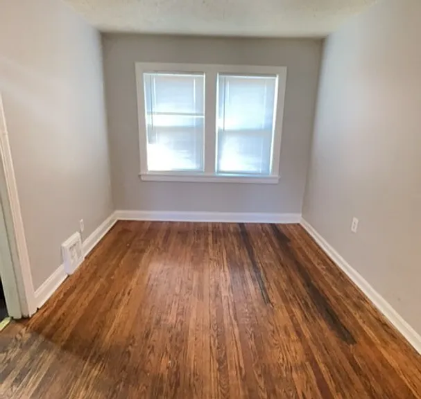 44th Street Apts. — Photo 3