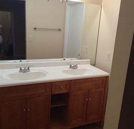 5th image of 13935 Langley Pl