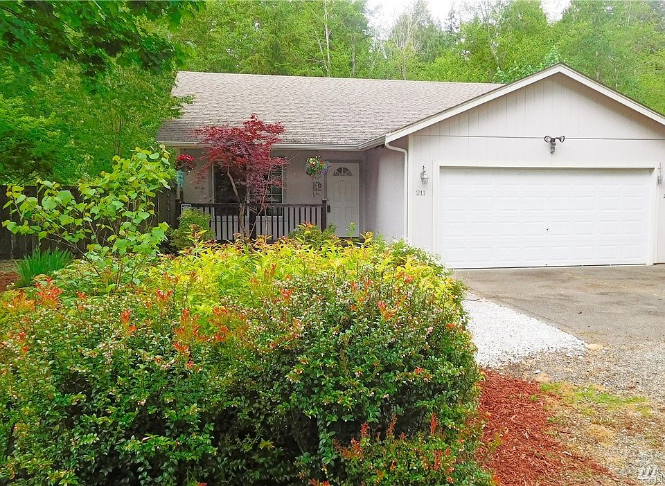 1st image of 211 E McLane Dr