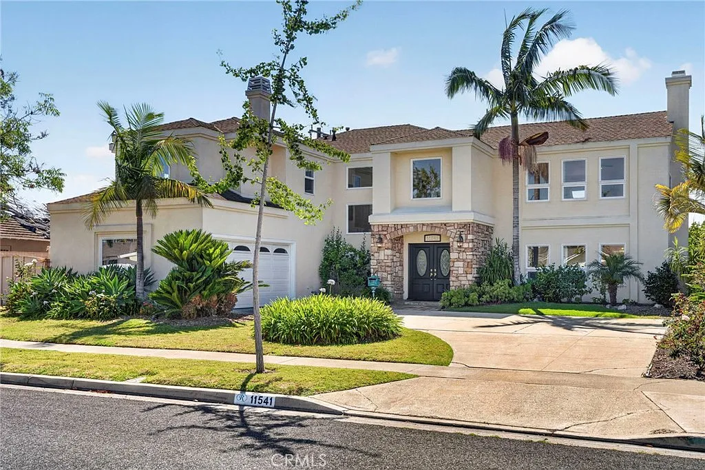 5 bed, 4040 sqft, $7,995 — Photo 1