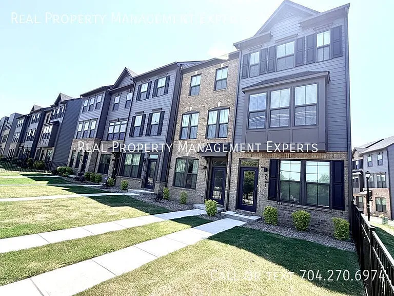 2841 Statesville Ave — Photo 22