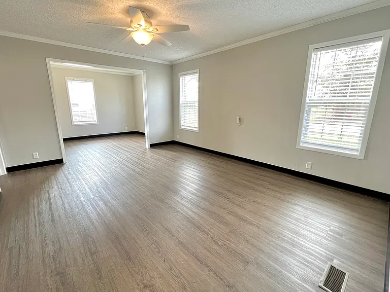 205 S Elm St — Photo 42