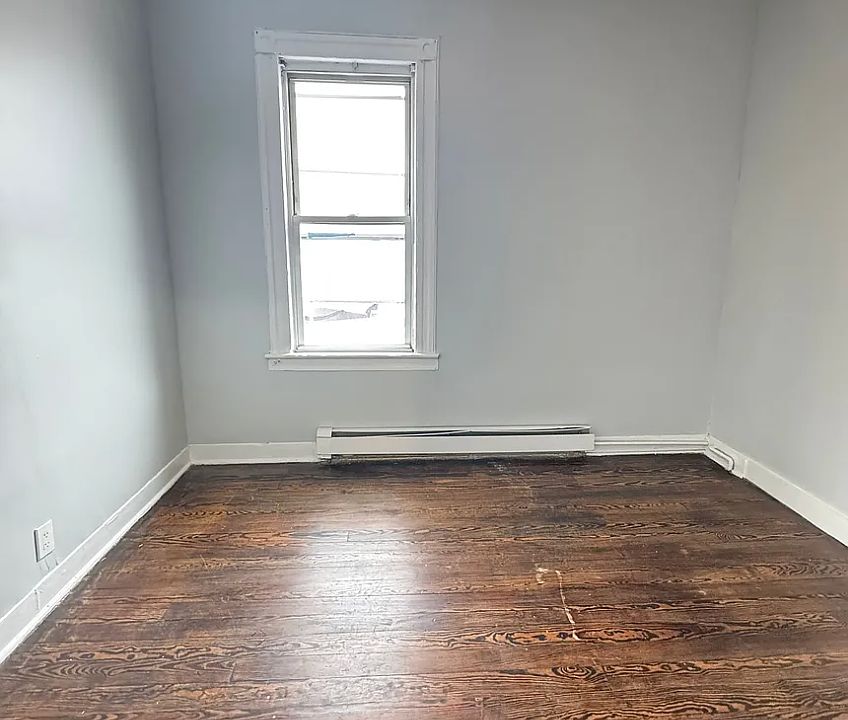 2nd image of 1212 43rd St #3
