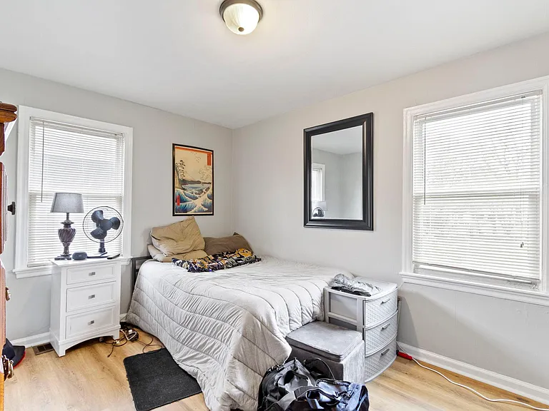 4354 Crittenden Ave — Photo 16