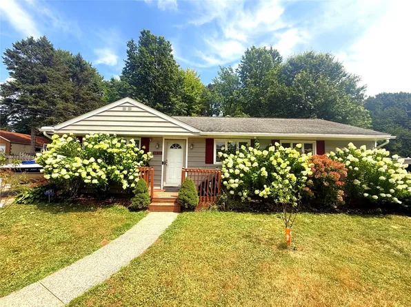 5235 Exeter Rd, Erie, PA 16509