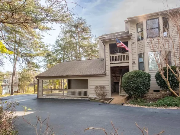 164 Mariners Point Ln #C, Hartfield, VA 23071