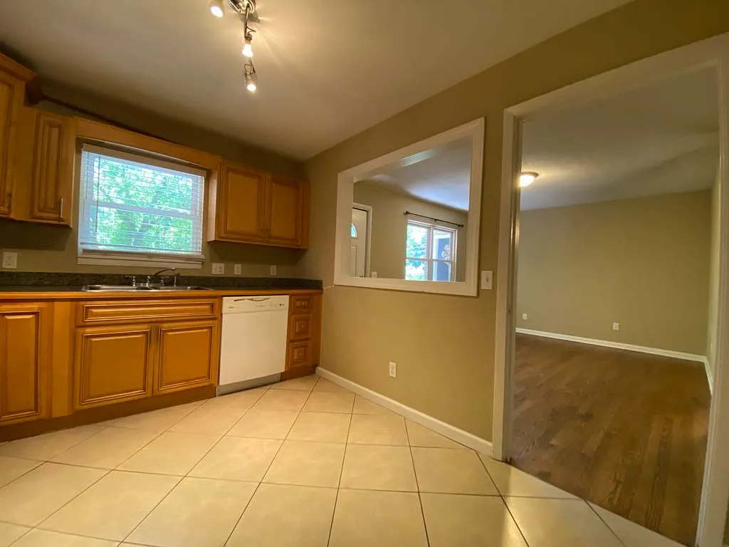 2801 Dayton Blvd — Photo 2