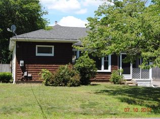 496 Dulude Ave, Woonsocket, RI 02895