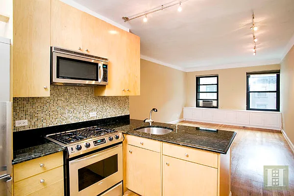 Rented by Halstead Real Estate | media 8