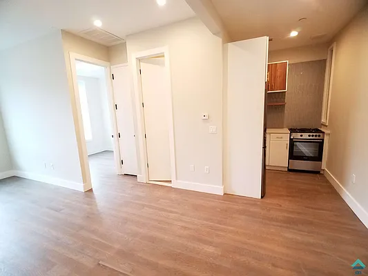 Rented by EXR | media 37