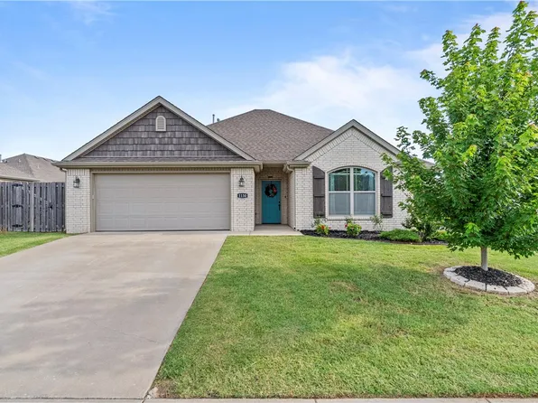 1130 Gardenia St, Centerton, AR 72719