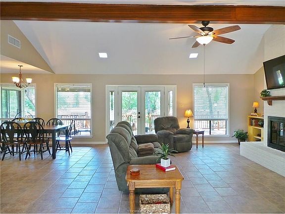 5th image of 1415 Angelina Cir