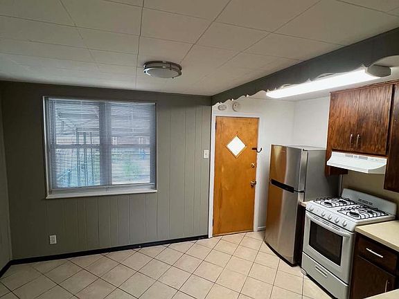 5th image of 3570 Miller St