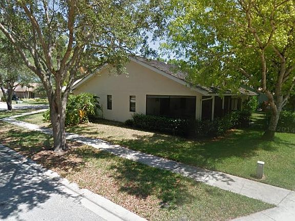 3rd image of 18551 Lake Bend Dr