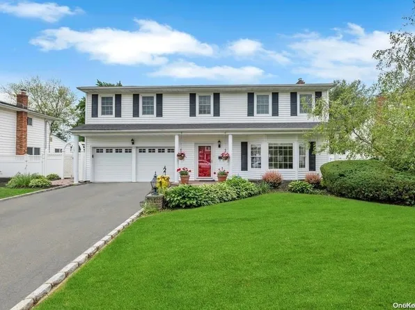 64 Primrose Lane, Kings Park, NY 11754