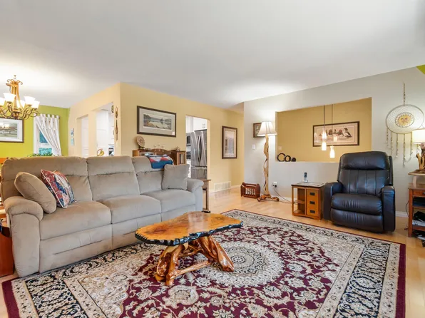 21035 Swallow Pl, Hope, BC V0X 1L1