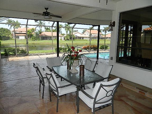 LAKEFRONT ENTERTAINING LOGGI