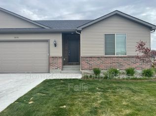 3870 E Chalet Dr, Ammon, ID 83401