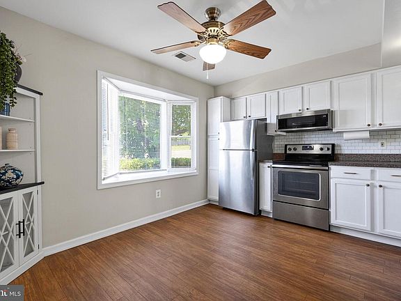 4th image of 612 Hemlock Ct