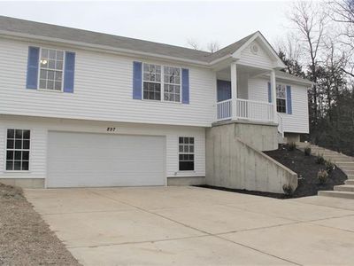 897 Stone Gate Dr, De Soto, MO, 63020