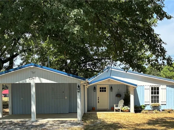 2295 Hayden Rd, Pea Ridge, AR 72751