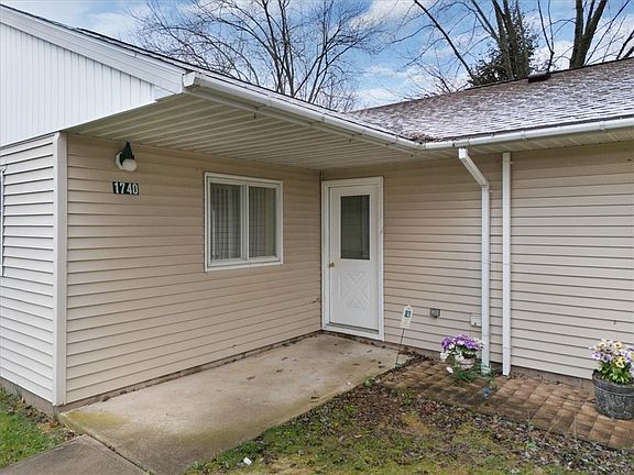 3rd image of 1740 Kenyon Rd