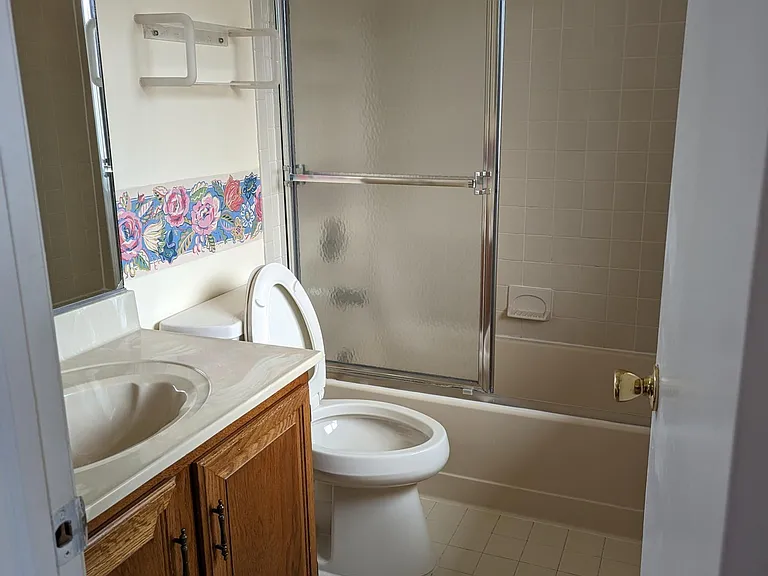 220 Hampshire Dr #220 — Photo 12