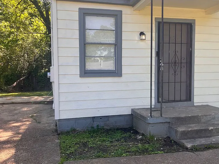 3450 Ardmore St — Photo 2