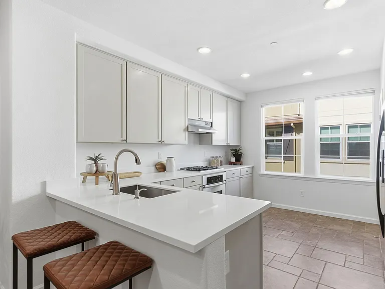 482 Tristania Ter — Photo 9