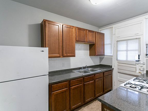 5th image of 7346 N Damen Ave APT 2