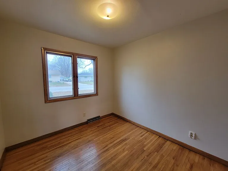 2023 Valley Park Dr — Photo 14