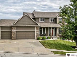 19867 Burke St, Elkhorn, NE 68022