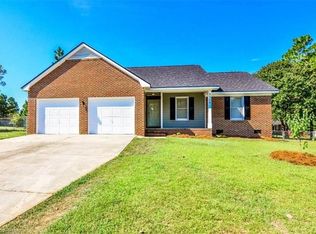 3329 Donnett Ln, Spring Lake, NC 28390