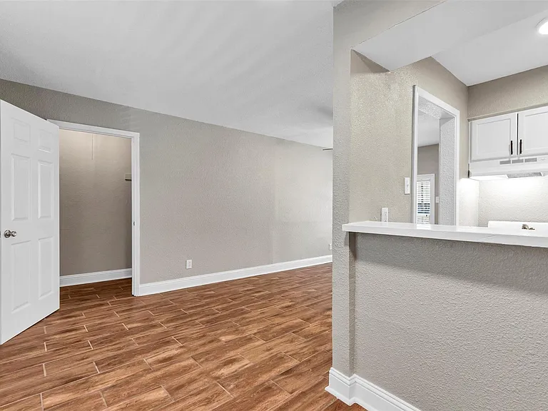 1423 Hawthorne St #2 — Photo 3