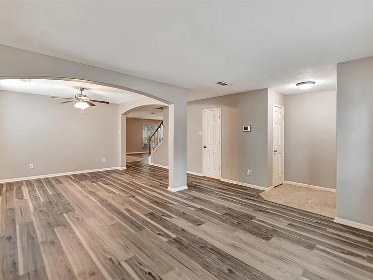5410 Spring Oak Dr — Photo 8