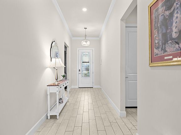 5th image of 786 SE Courances Drive