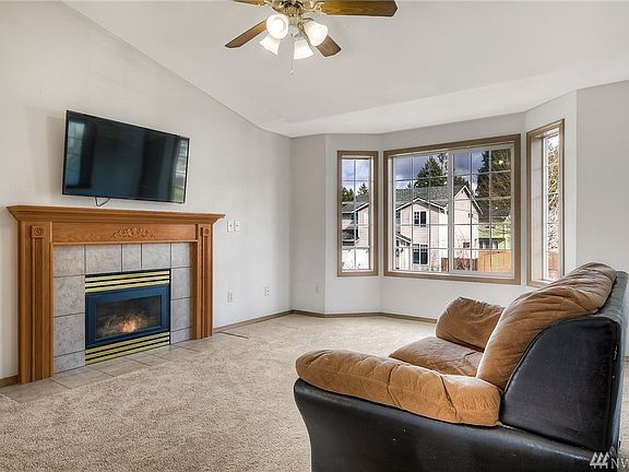 3rd image of 18910 77th Ave E